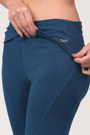 Yoga Pants. Organic Cotton. High Waist Yoga Pants. Detail.